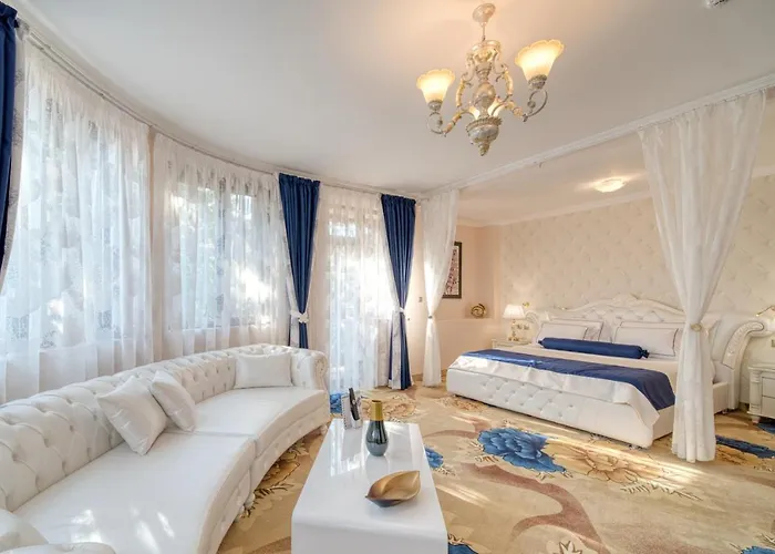 Konstantina Palace 5* 卡赞勒克